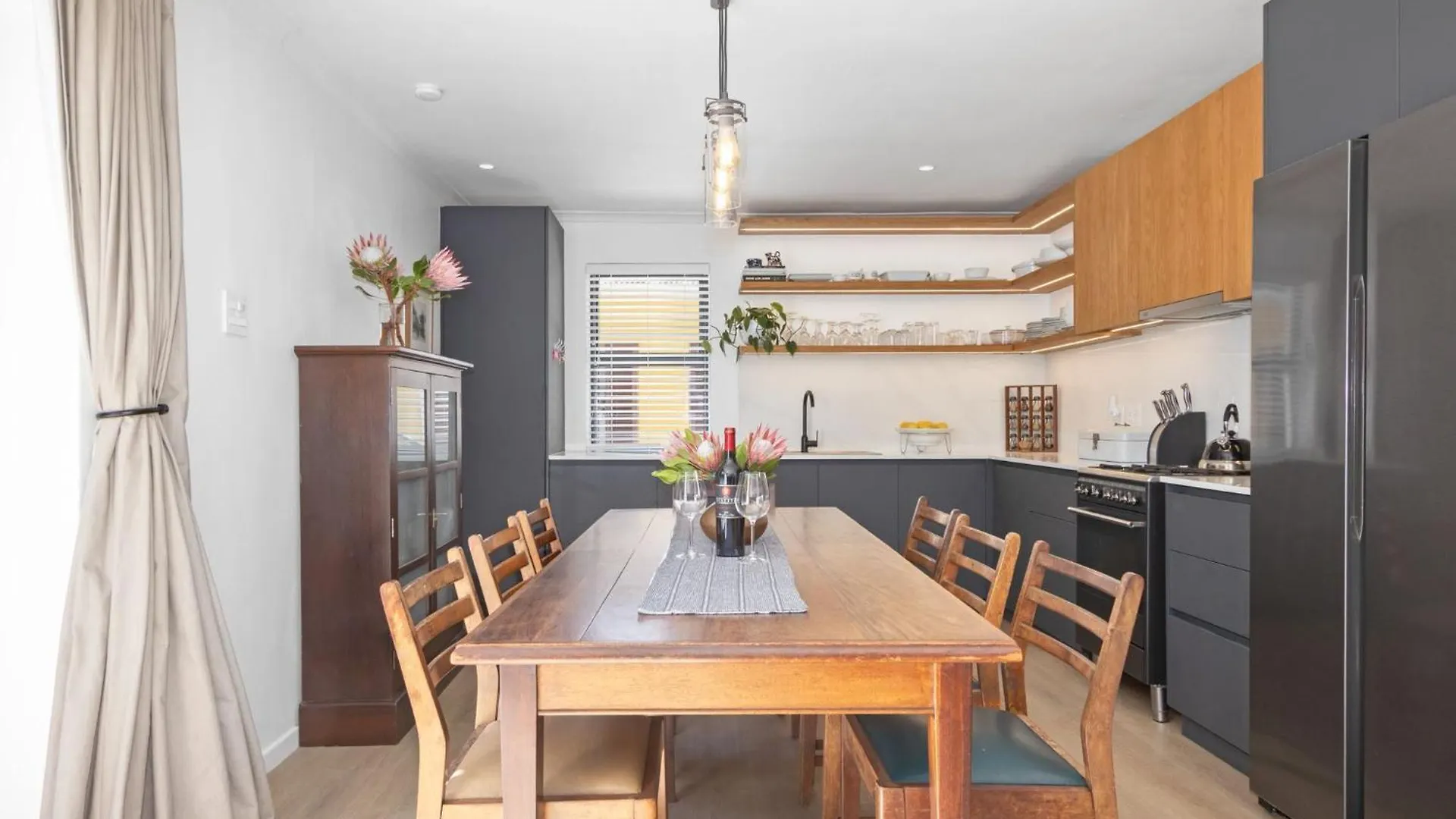 Uptown Retreat By Host Agents Villa Cape Town Holiday home