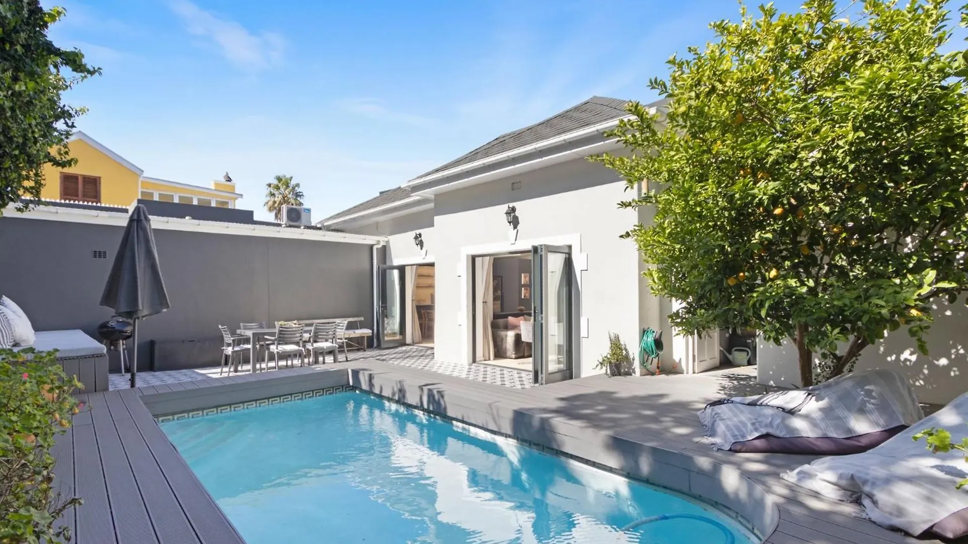 Uptown Retreat By Host Agents Villa Cape Town